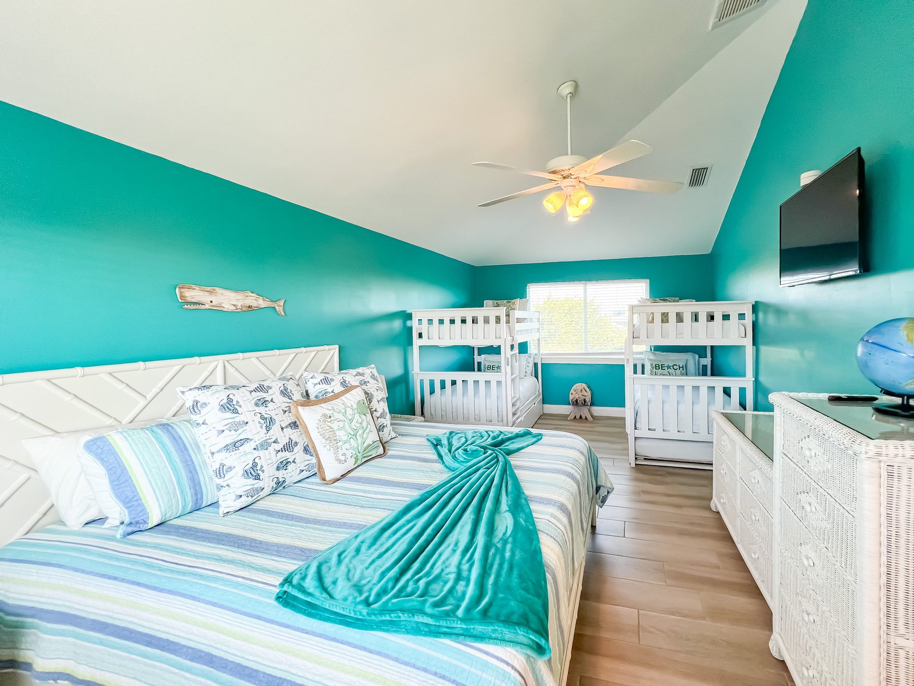 Aquarium kids suite